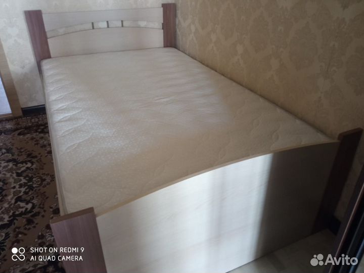 Кровать с матрасом 206х126