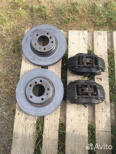 4х Поршневые суппорта Brembo