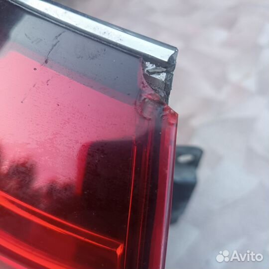 Стоп сигнал задний левый Lexus LX570