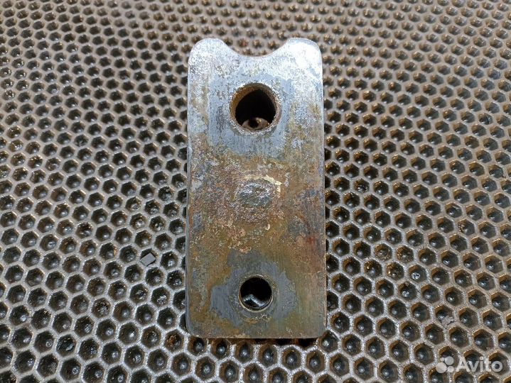 Кронштейн амортизатора переднего Iveco Stralis