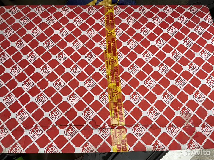 Продам комплект прокладок лобовой крышки