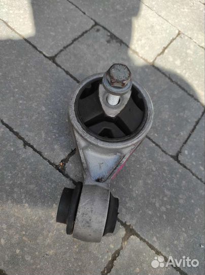 Подушка двигателя Renault scenic 1.5 DCI