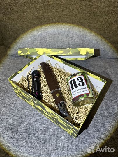 Набор Нож фонарь и носки