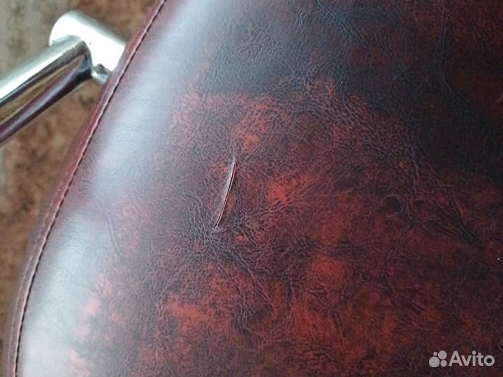 Парикмахерское кресло кожаное