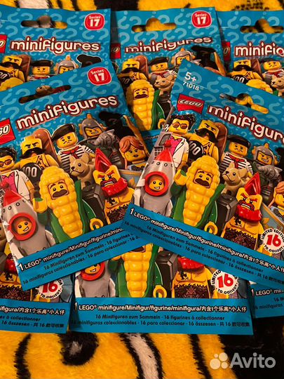 Lego minifigures 71018