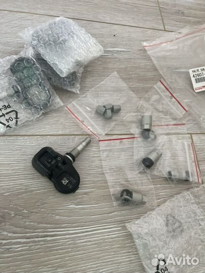 Оригинальные датчики давления шин на Lexus