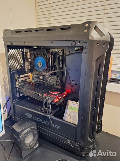 Игровой пк с монитором и клавиатурой