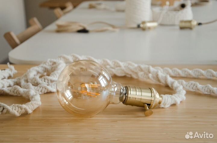 Настенный светильник