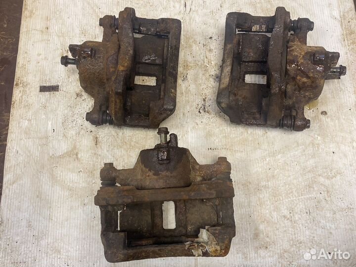 Суппорт передние Nissan almera N 16