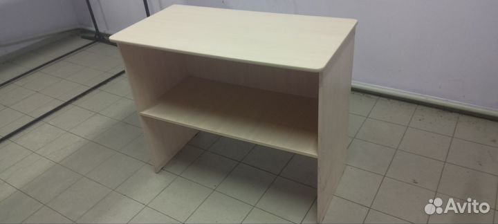 Офисный стол