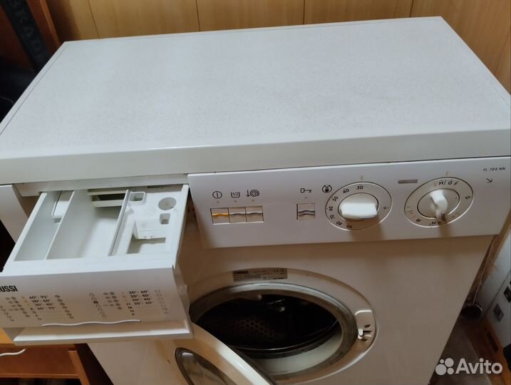 Стиральная машина zanussi