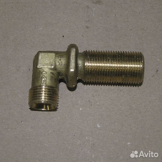 Угольник М20*1,5*М18*1,5 трубка д.12 тормозного шл