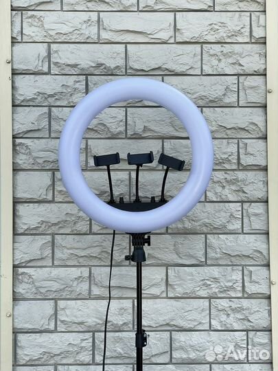 Кольцевая лампа со штативом