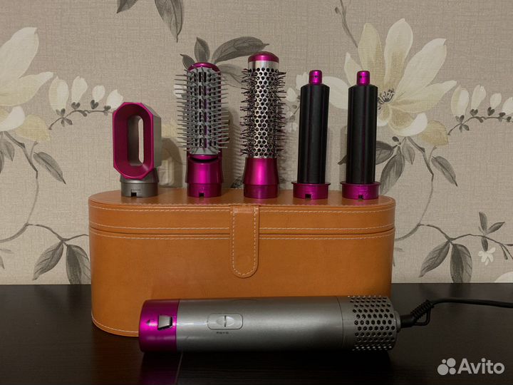 Стайлер для волос с разными насадками