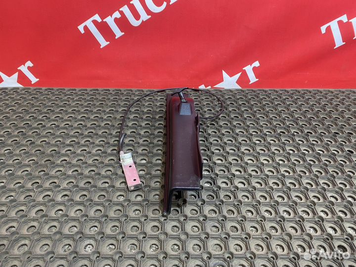 Накладка ручки бардачка правая 2018г