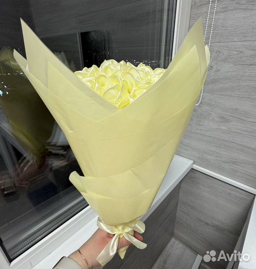 Букет роз из атласных лент