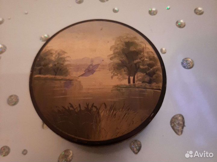 Шкатулка металлическая