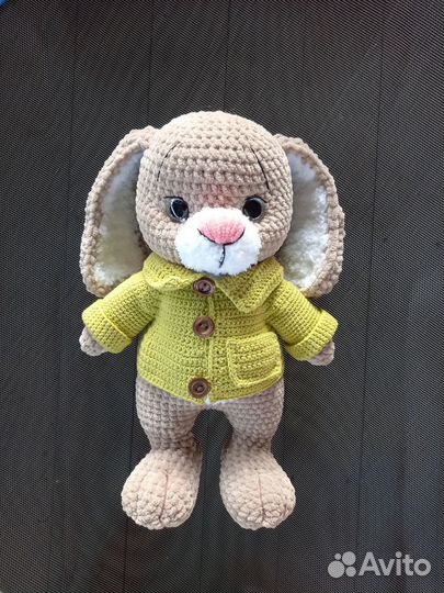 Вязаные игрушки ручной работы кролик