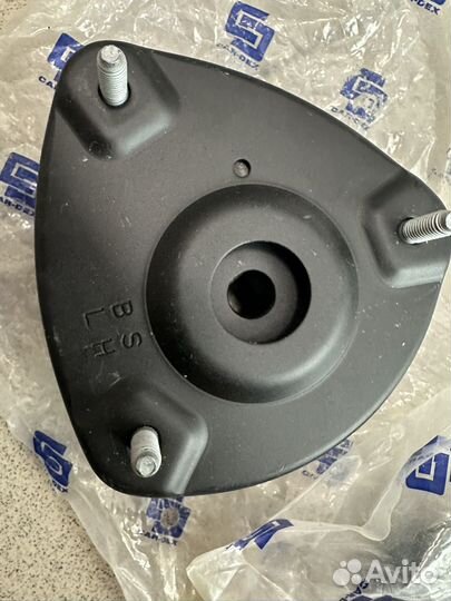 Опоры передние Kia Rio 05-11