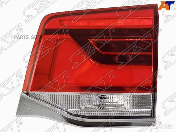 SAT ST-212-1356R Фонарь в крышку багажника toyota