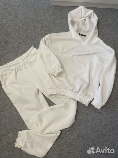 Женская одежда пакетом. Костюмы, платья