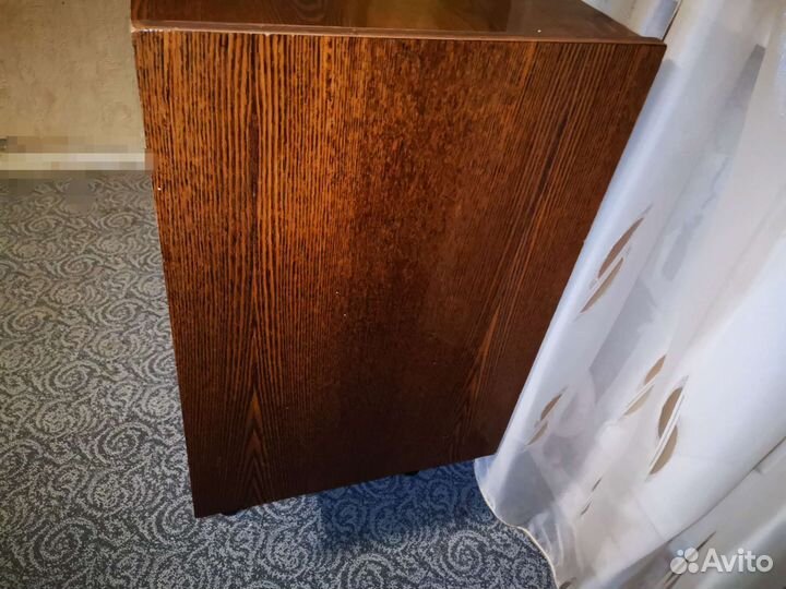 Полированная тумба для хранения