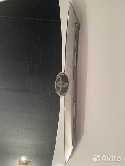 Молдинг багажника Камри 50