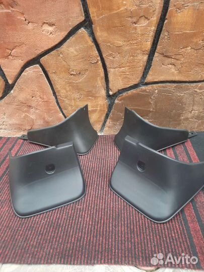 Брызговики комп toyota corolla 150