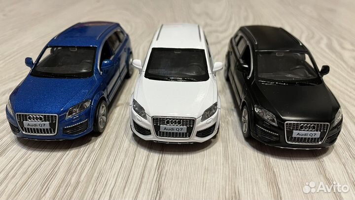 Коллекционные модели машин 1:32 Audi VW Ford новые