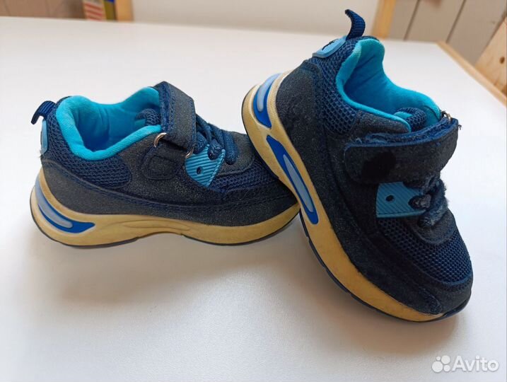 Кроссовки детские 22 размер