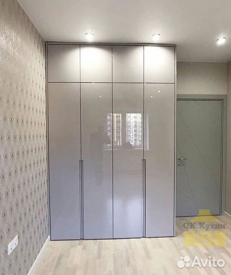 Шкаф купе с зеркалом