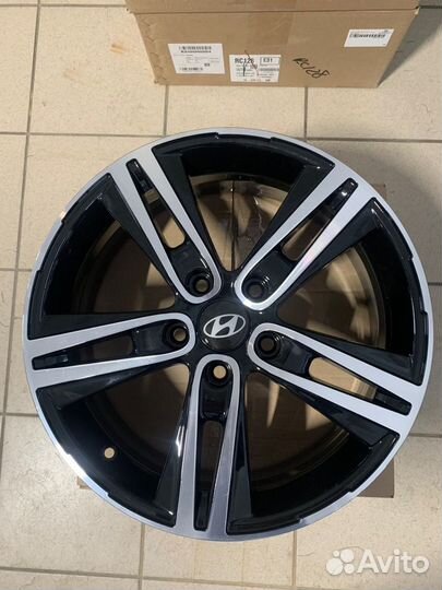 Комплект оригинальных дисков Hyundai R17
