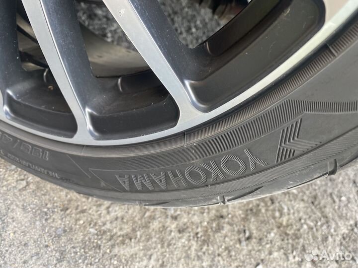 Yokohama Advan Fleva V701 195/45 R16