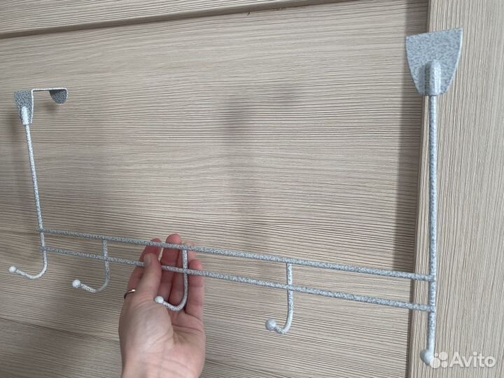 Вешалка на дверь