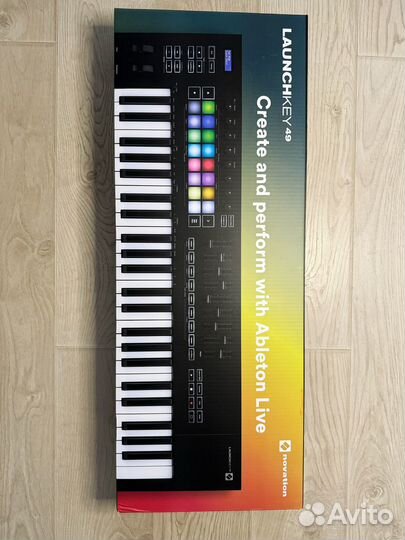Midi клавиатура novation launchkey 49