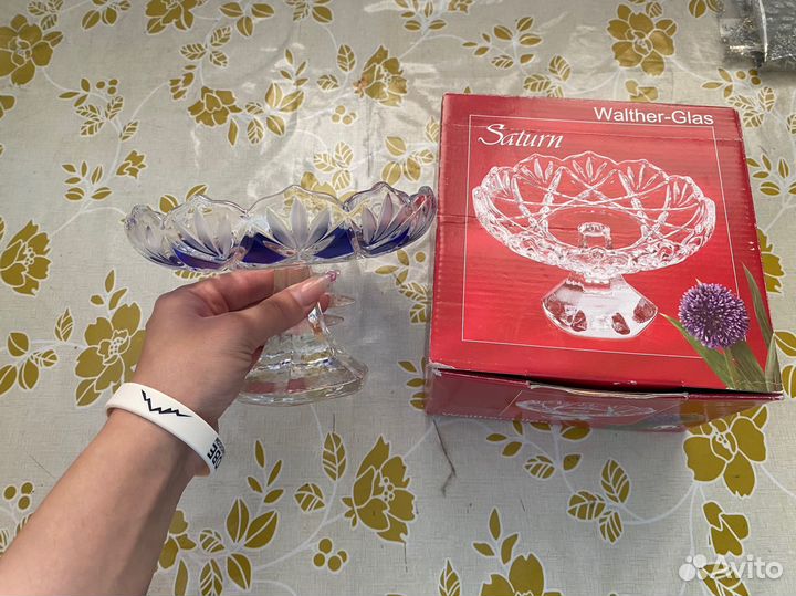 Конфетница на ножке