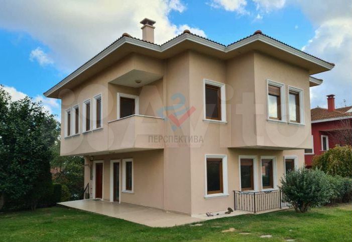 Дом 356 м² на участке 4 сот.