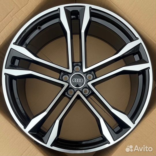 Диски для на Ауди Audi Q8 R22