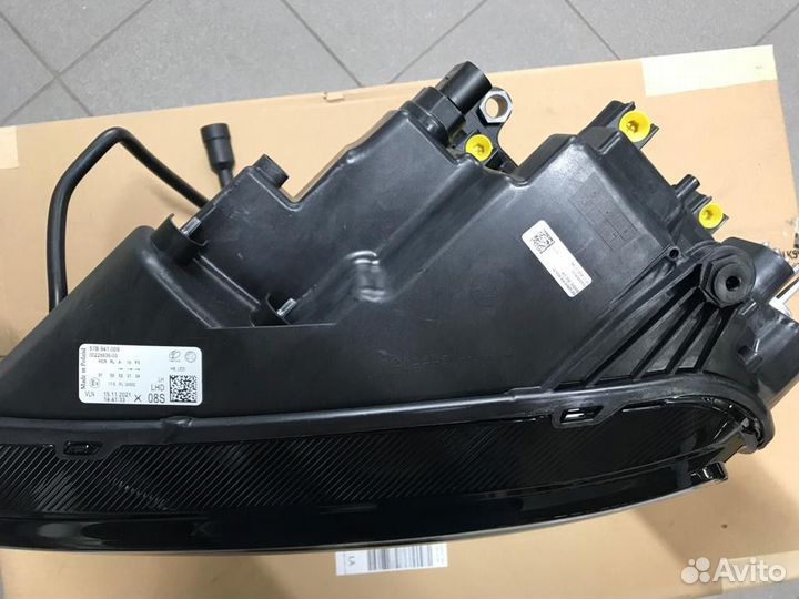 Фара диодная Шкода Карок 57B941009