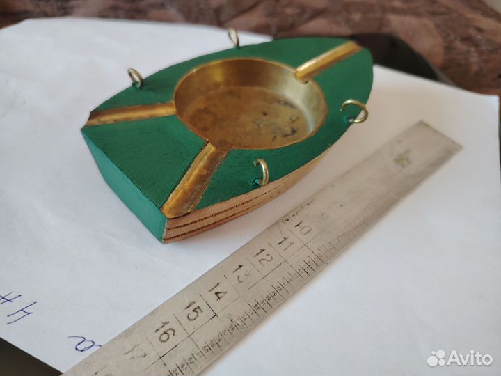 Пепельница в виде лодки