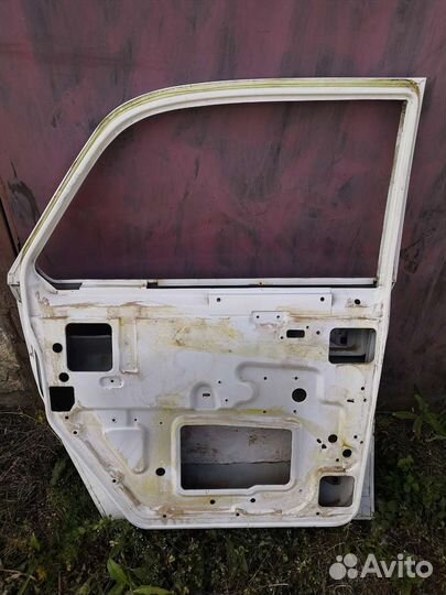 Дверь газ 31105