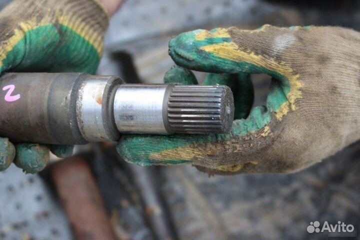 Полуось привода правый Ford Focus 2 2.0L