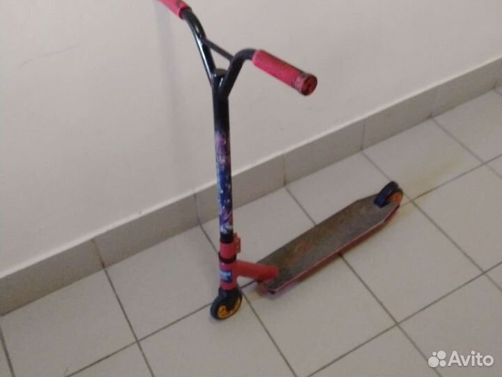 Трюковой самокат в хорошем состоянии