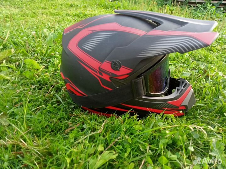 Кроссовый шлем
