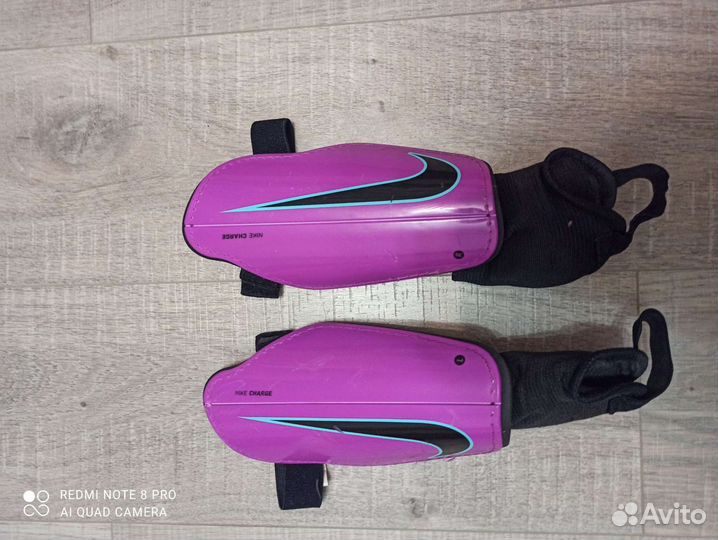 Щитки футбольные