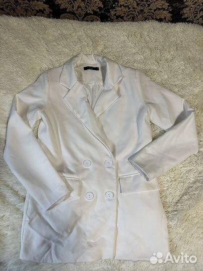 Белый пиджак