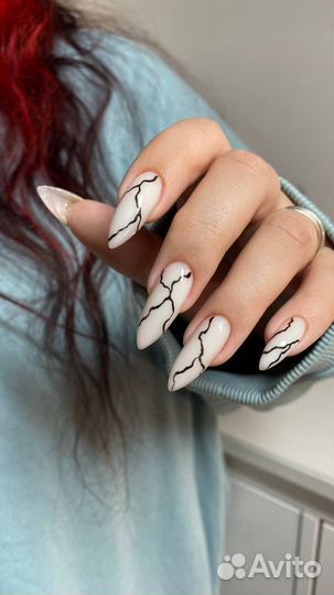 Маникюр и педикюр