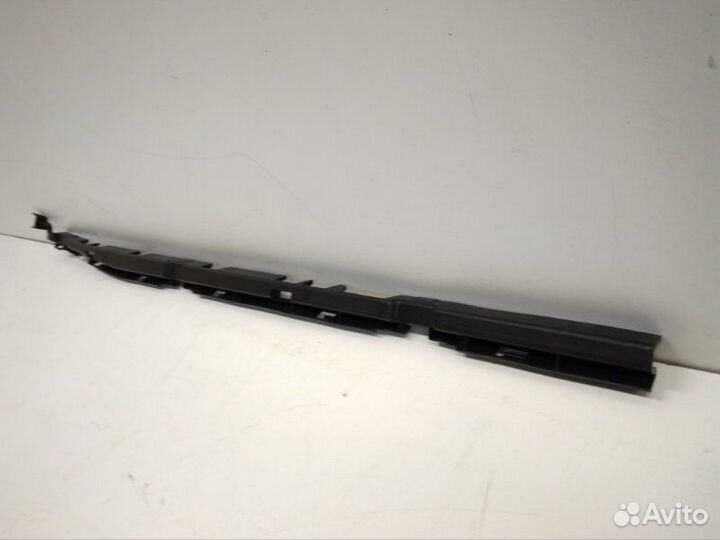 Кронштейн порога правый Mercedes-Benz Gla X156