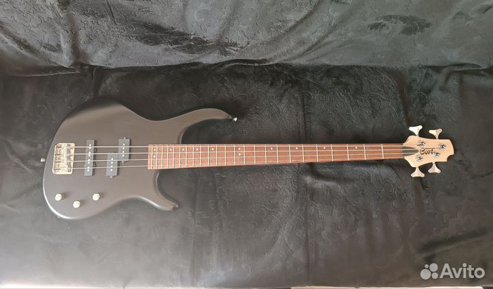 Бас-гитара Cort