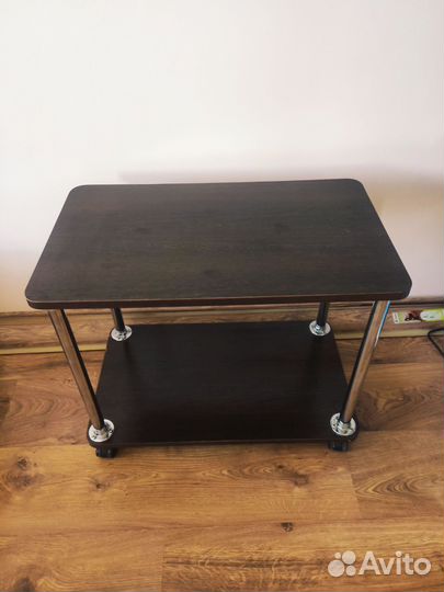 Журнальный многофункциональный стол на колесиках
